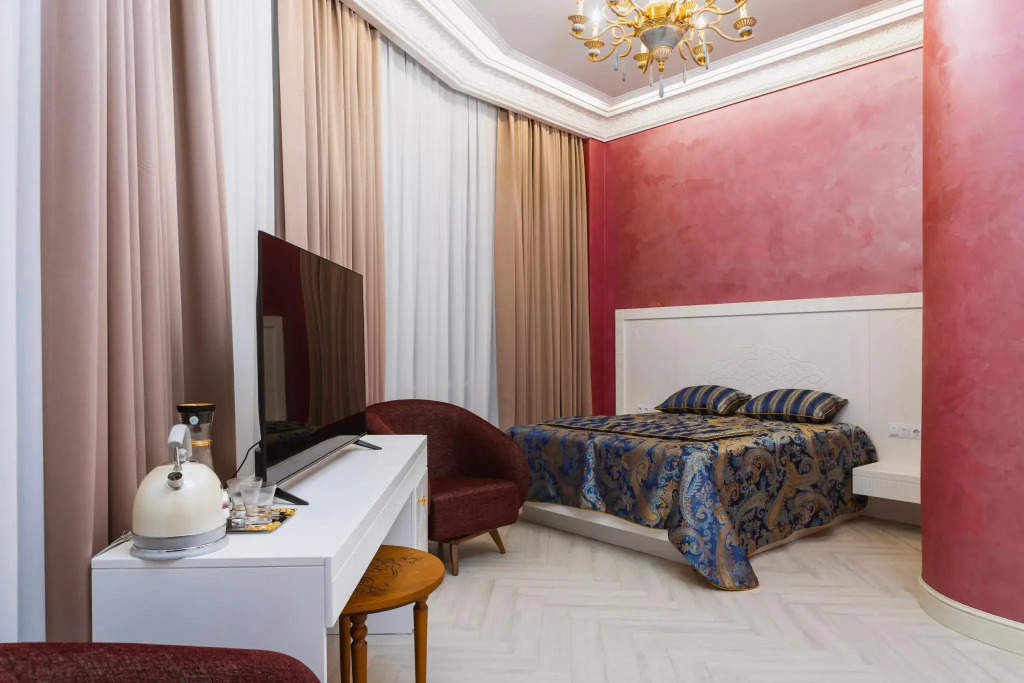 Двухместный люкс (двуспальная кровать) в Skyline Plaza Hotel