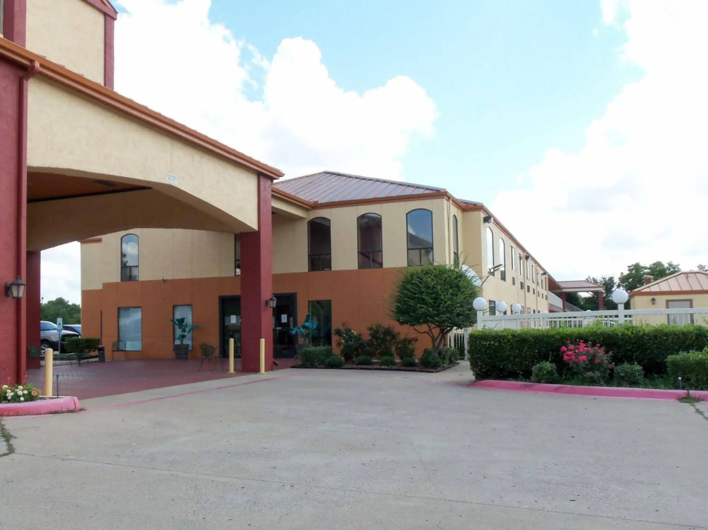 Motel 6-Ennis, TX