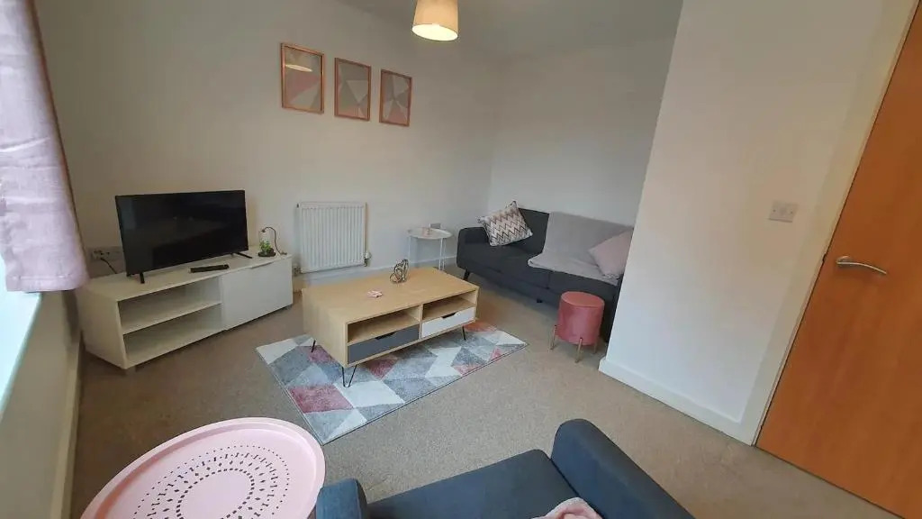 Rest&Recharge @ Robert Hall House by MediaCity (3-Bedroom, 2.5 Bathrooms, Free Parking)