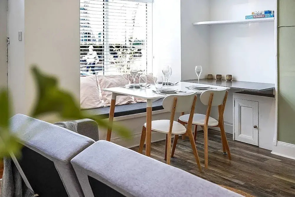 Modern - 2BR Flat Near Easter Road Stadium