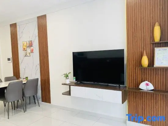 Tayastay - 1 bedroom apt at The Emerald Golf View - Pool, Gym, Near Aeon Mall and VSIP