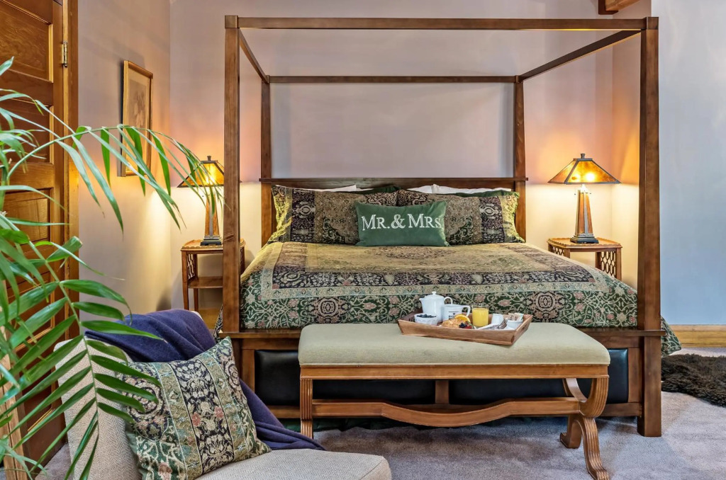 McCloud Hotel