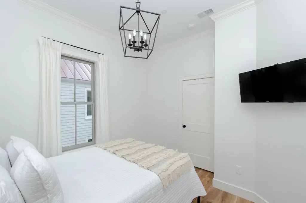 Guesthouse Charleston WEST 242 B and C