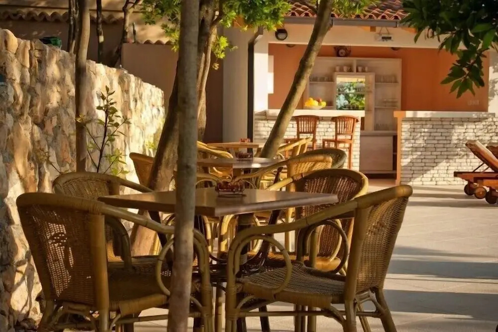 Harmonia Bungalows & Pool