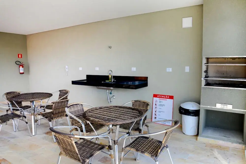 Apto c rea Gourmet a 300m da Praia das Toninhas