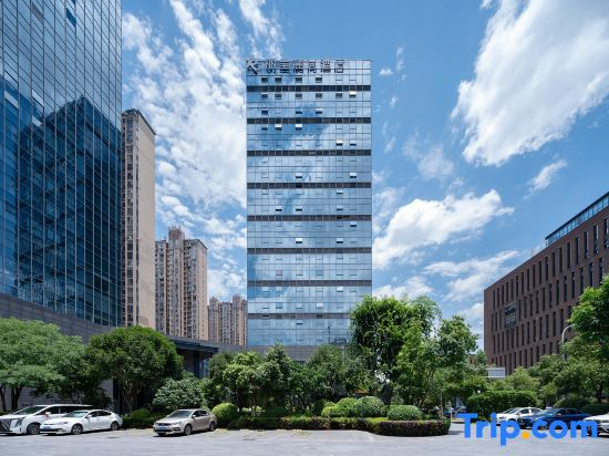 Lusun Hotel (Changsha Lugu Zhongdian Software Park)
