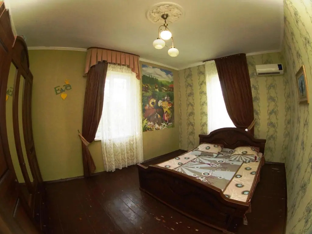 Guest house on Shaumyana