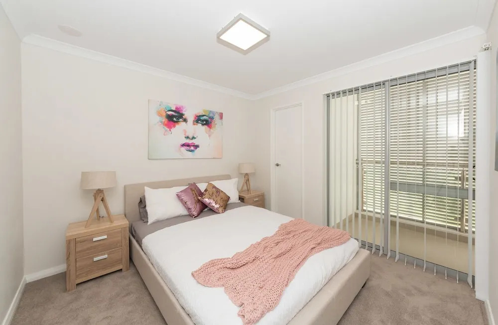 Lakeview Apartment Suite 18