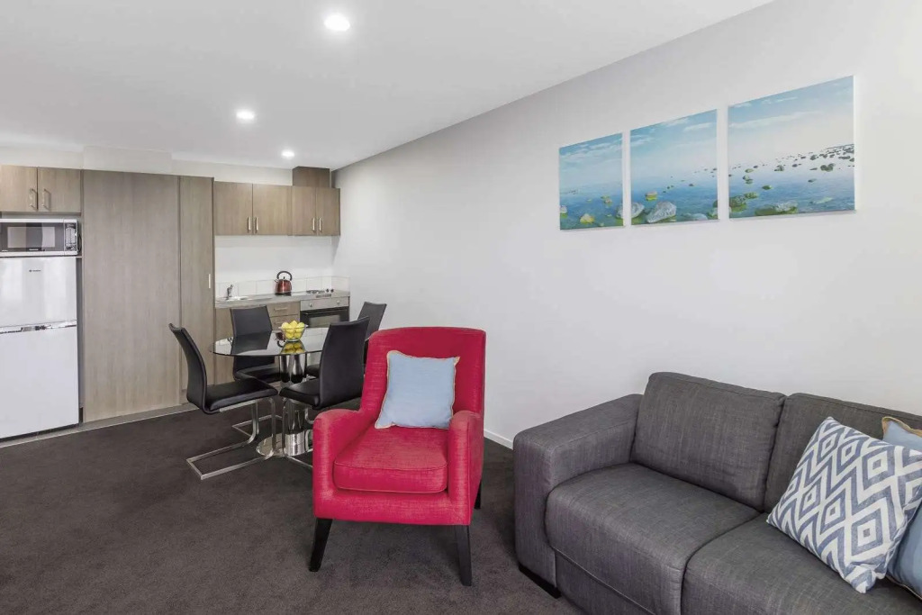 Nesuto St Martins Apartment Hotel