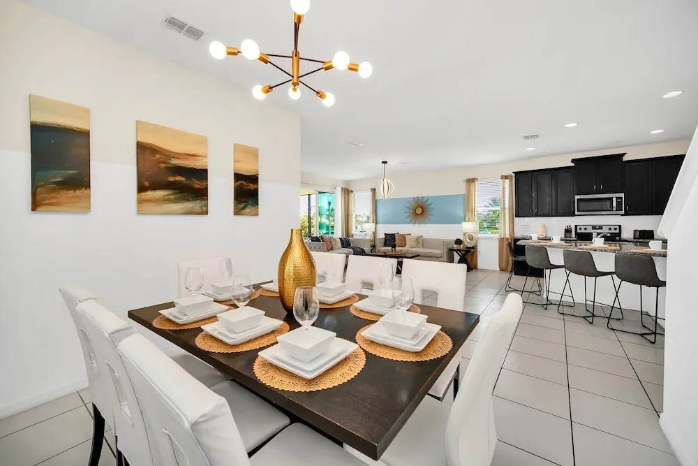 Stunning Villa With Themed Room's and Game Room, Right Across From the Club House #7sl9003