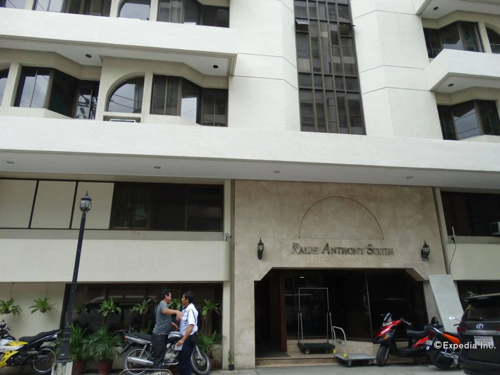 Ralph Anthony Suites Hotel