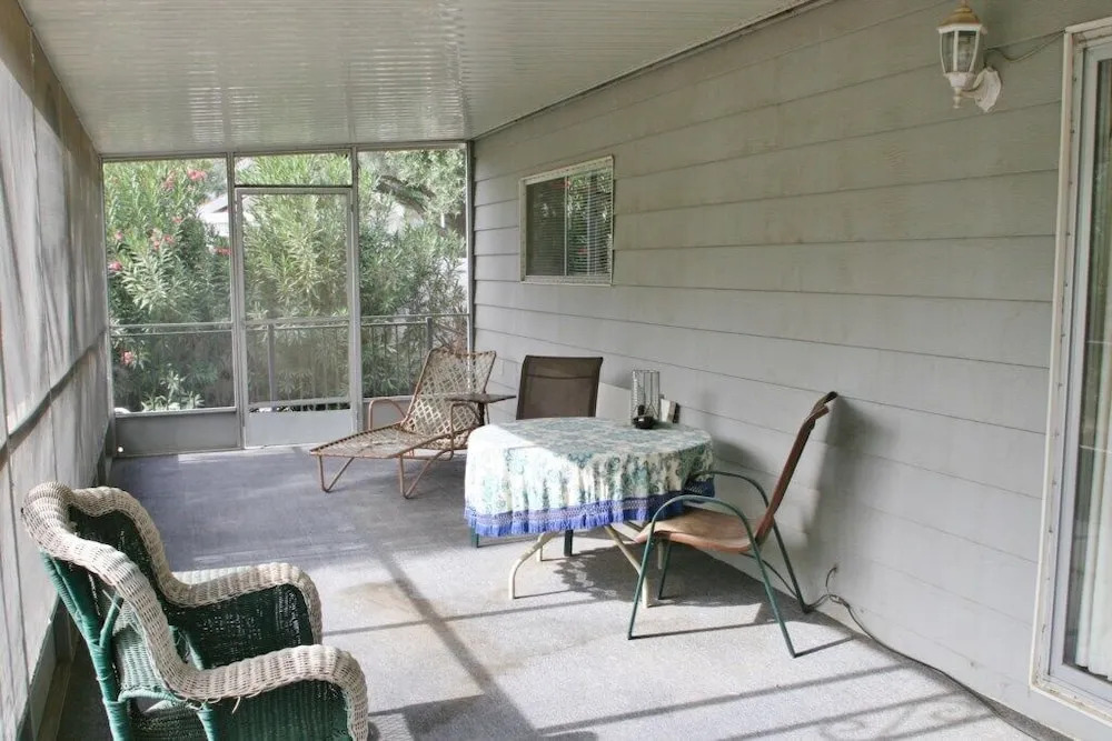 Roadrunner Club 18 - 2 Br Home