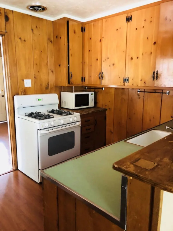 Mountain View Cabins