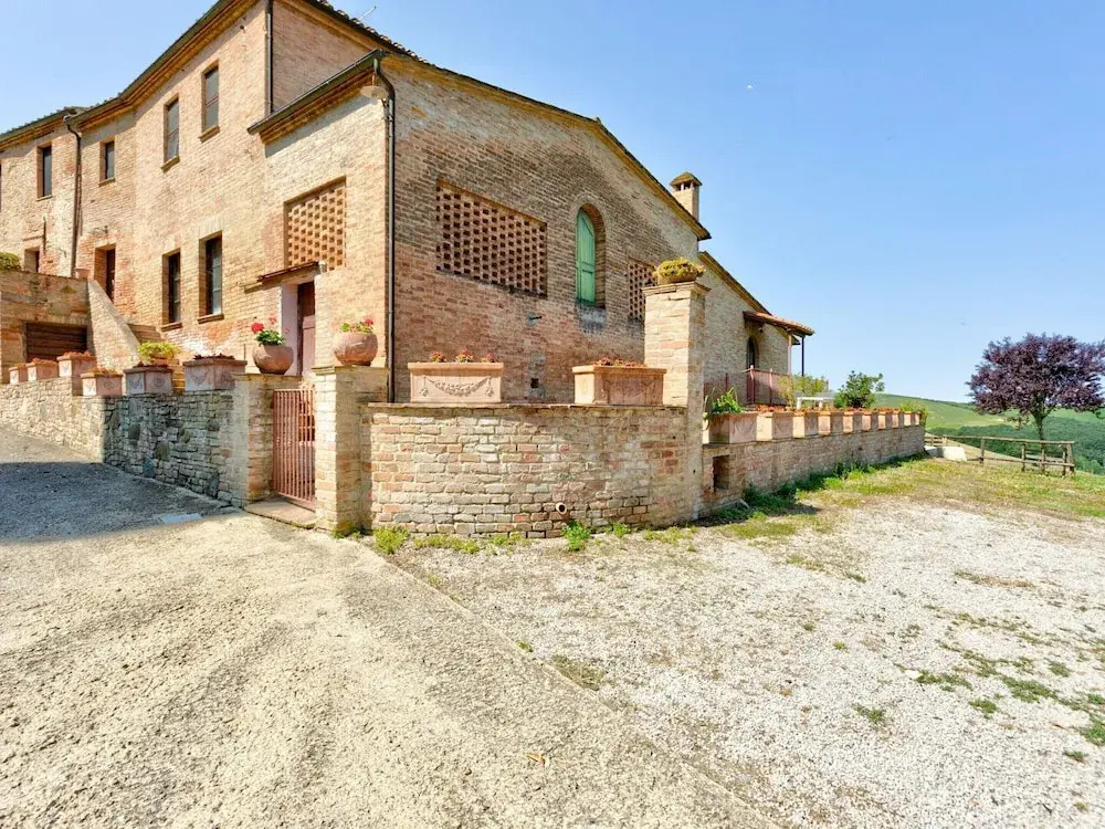 Attractive Farmhouse in Montalcino with Terrace