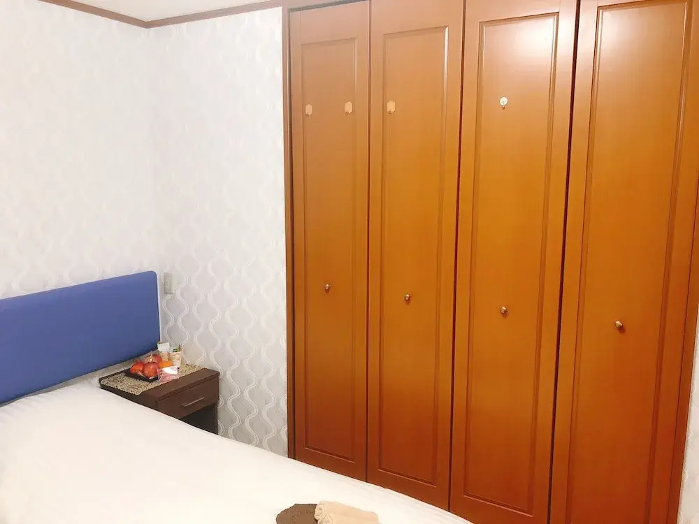 Guanjing Apartment