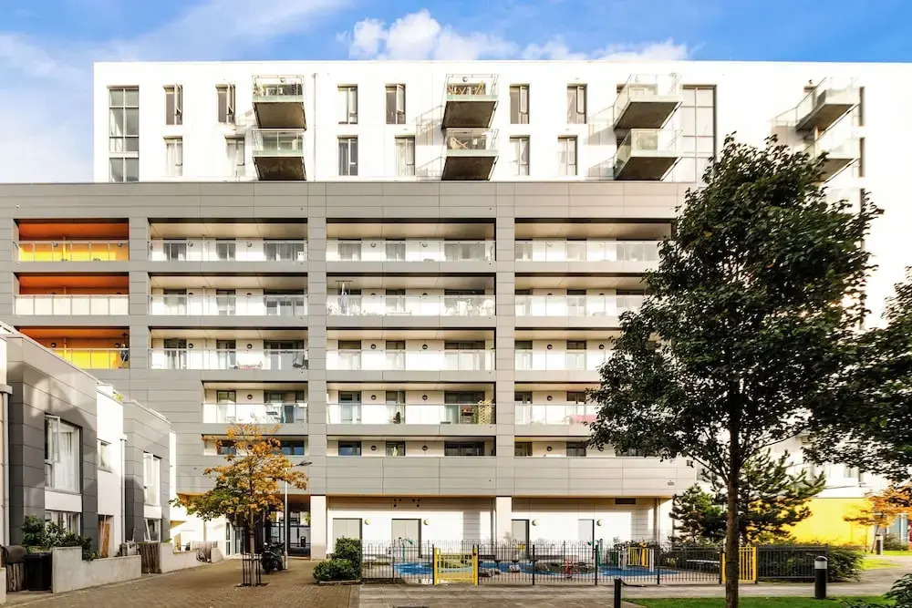 Luxury 2 bed Apartment in Canary Wharf - Free Wifi