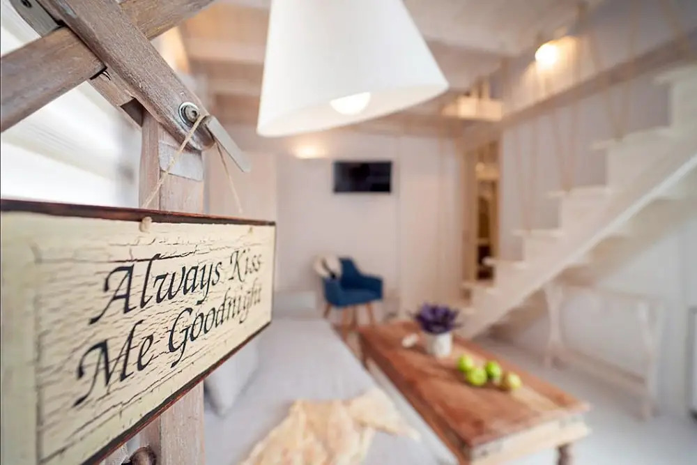 Akrotiri Cycladic Suites