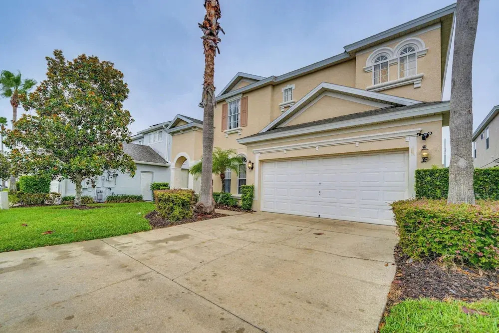 14 Mi to Disney: Spacious Home w/ Pool & Lanai!