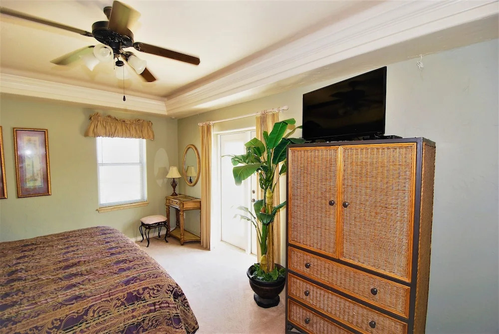 122 Bay Harbor 3 Bedroom Townhouse