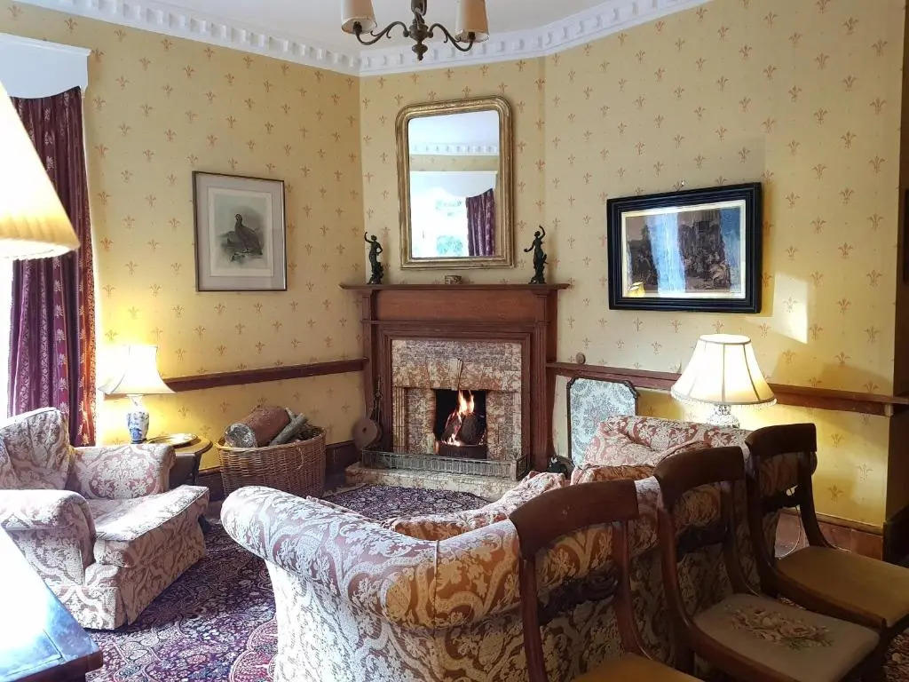 Cambus O May Traditional Highland Hotel