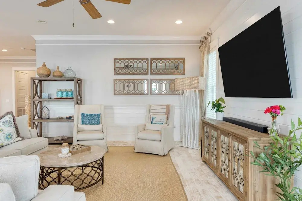 Shine on the Shore by Avantstay Pool + Golf Cart