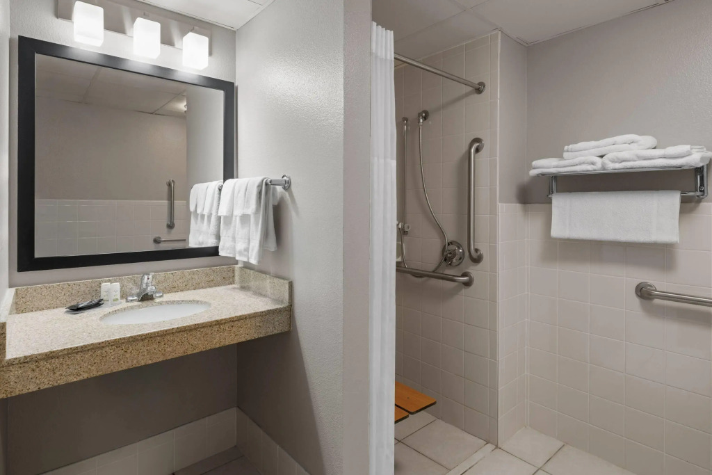 AmericInn by Wyndham Muscatine