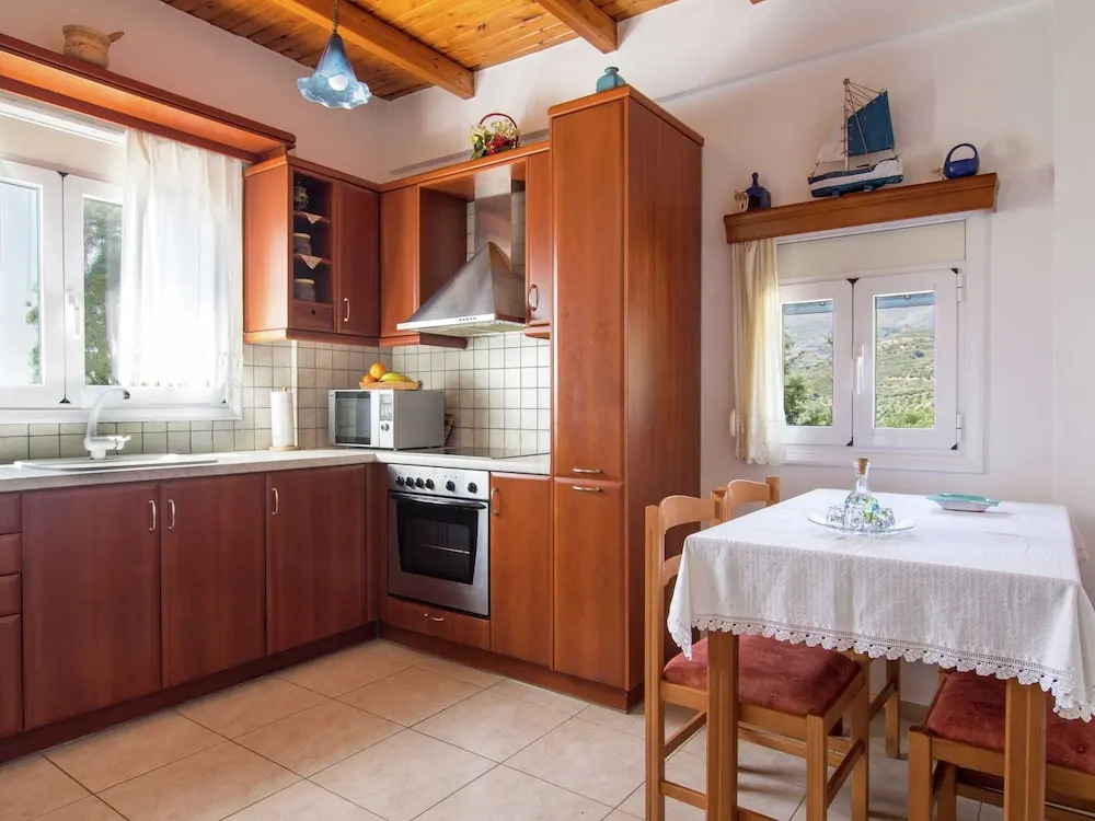 Villa in Lefkogia Crete With Swimming Pool