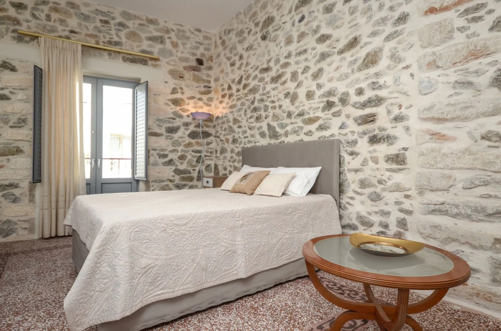 Naxos Center Houses