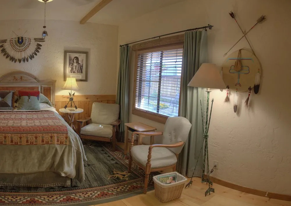 Grand Canyon Basecamp Hot Tub 4 King Beds