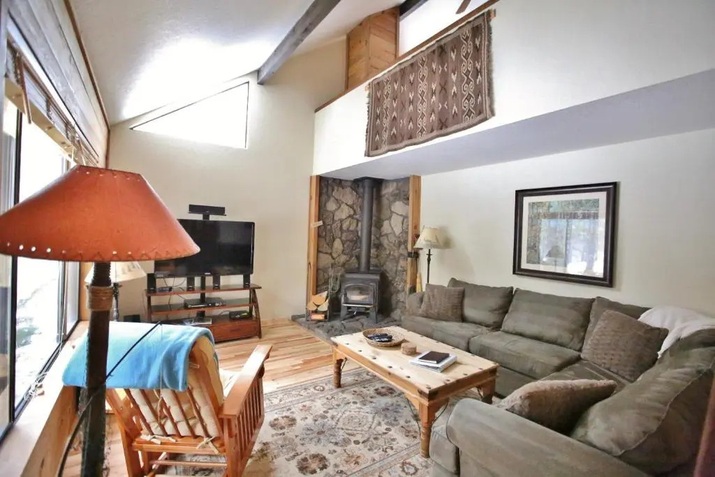 8 Leisure-Hot Tub-3BR/2BA