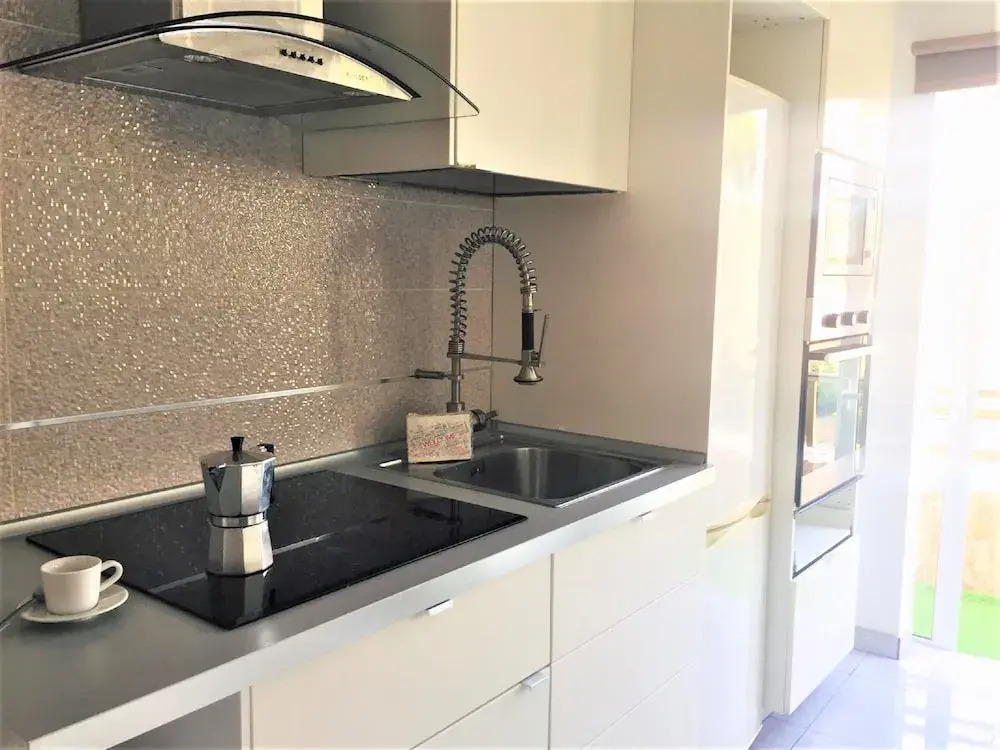 Modern Apt wifi & sat tv, close to las Vistas
