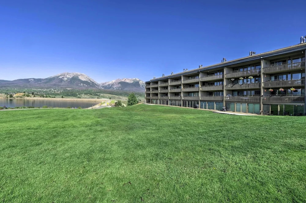 Mtn Views, Ground Floor: Rec Path and Lake Access