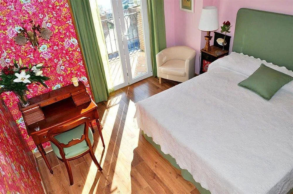 Welcome Inn Nerja guest house Luxury Bed & Breakfast