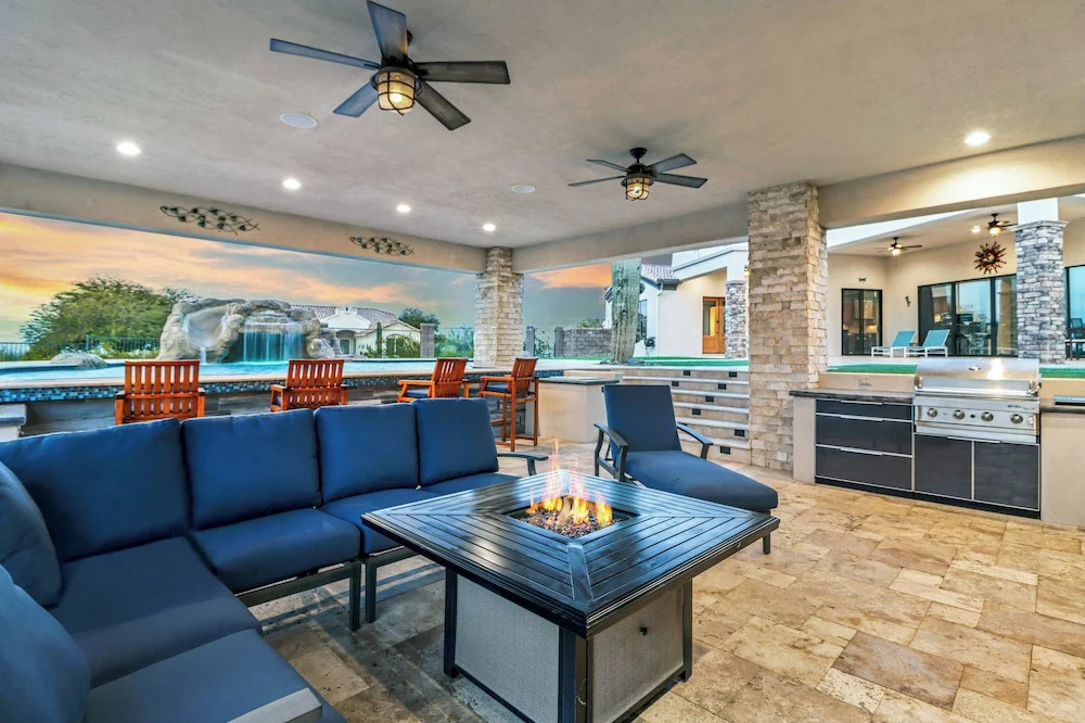 Pool and Spa! Phoenix Mansion Near Spring Training