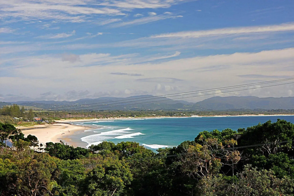 11 James Cook Apartments - w. pool & beach access