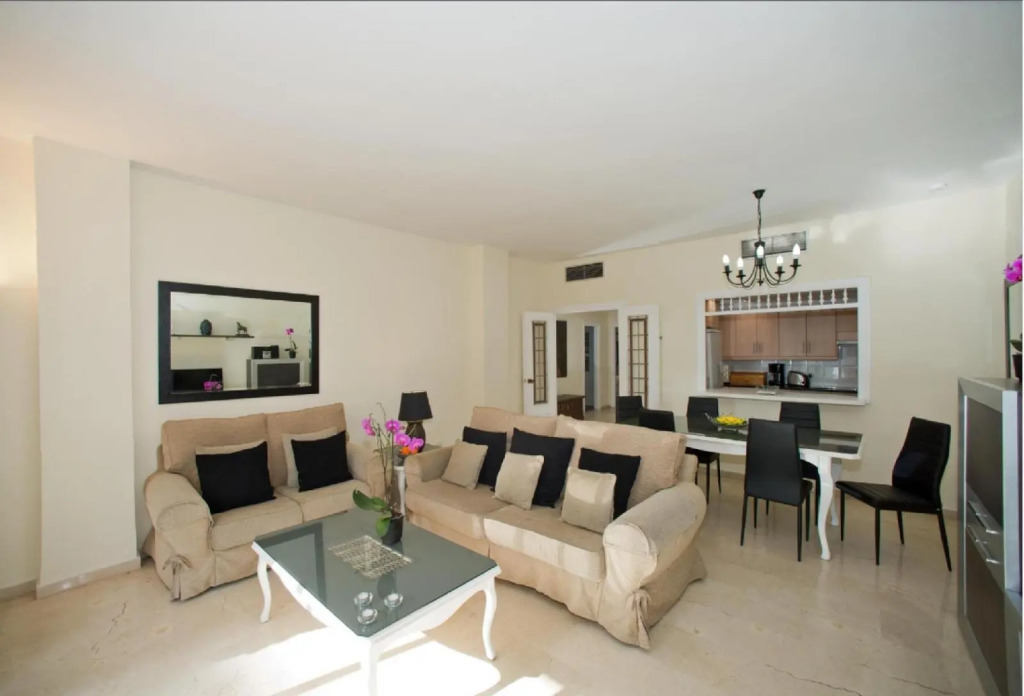 Apartment in Marbella, Malaga 102959