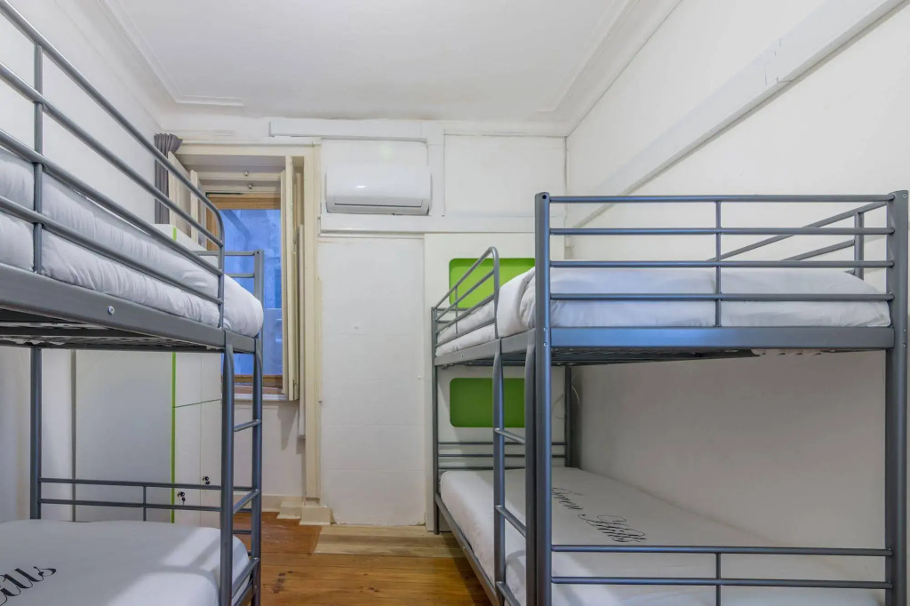 Hostel Seven Hills