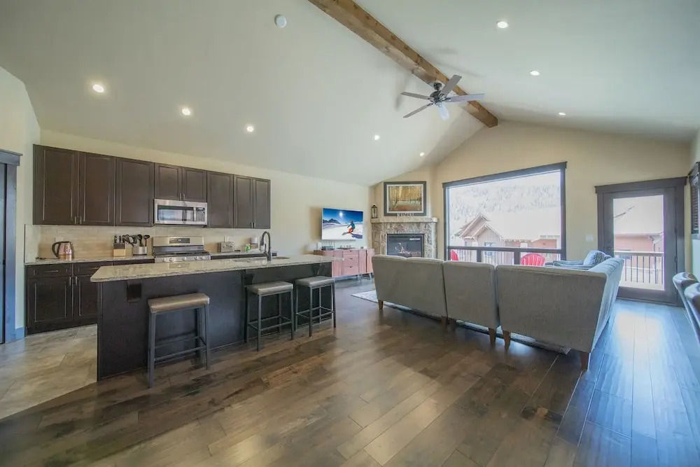 Alders 24 Outpost Dr