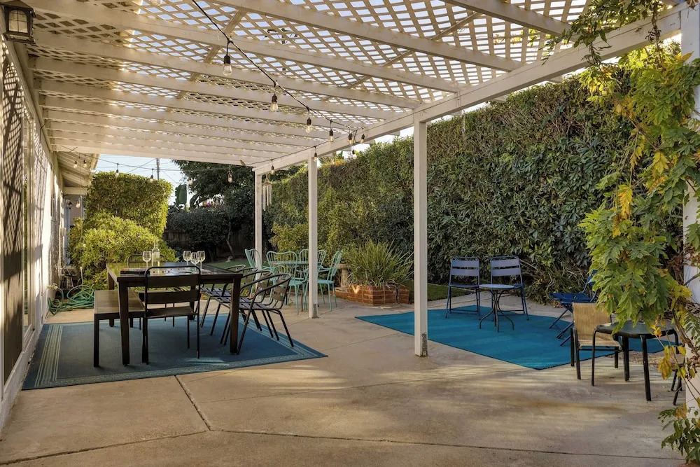 Goleta Getaway by Avantstay Private Backyard, 1.5mi to the Beach!