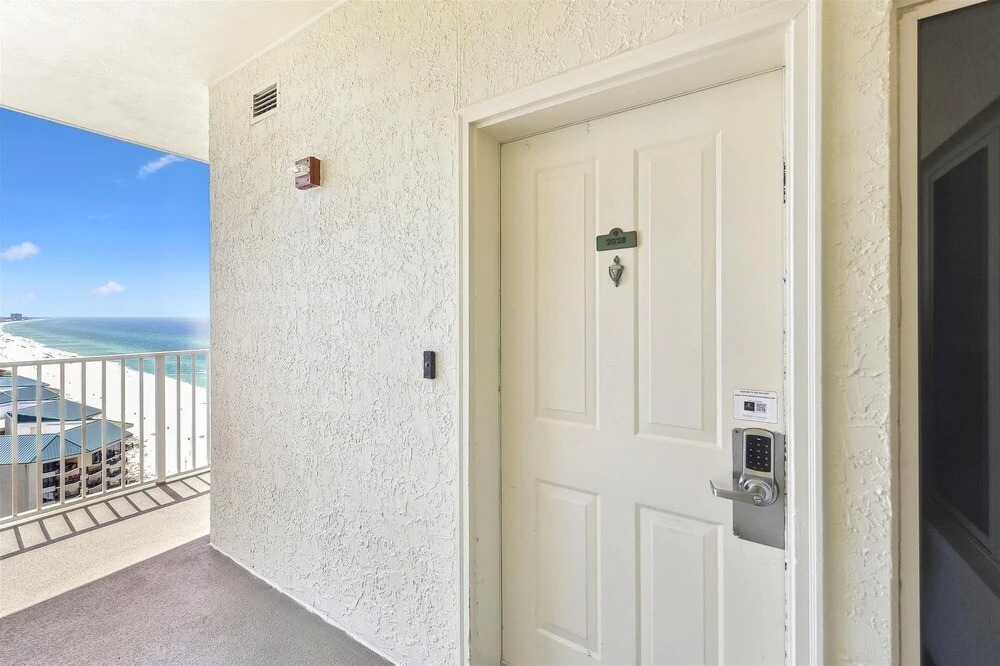 Shores of Panama 2028 - Luxurious Gulf-Front 3 Bedroom/3 Bath 3 Condo by RedAwning