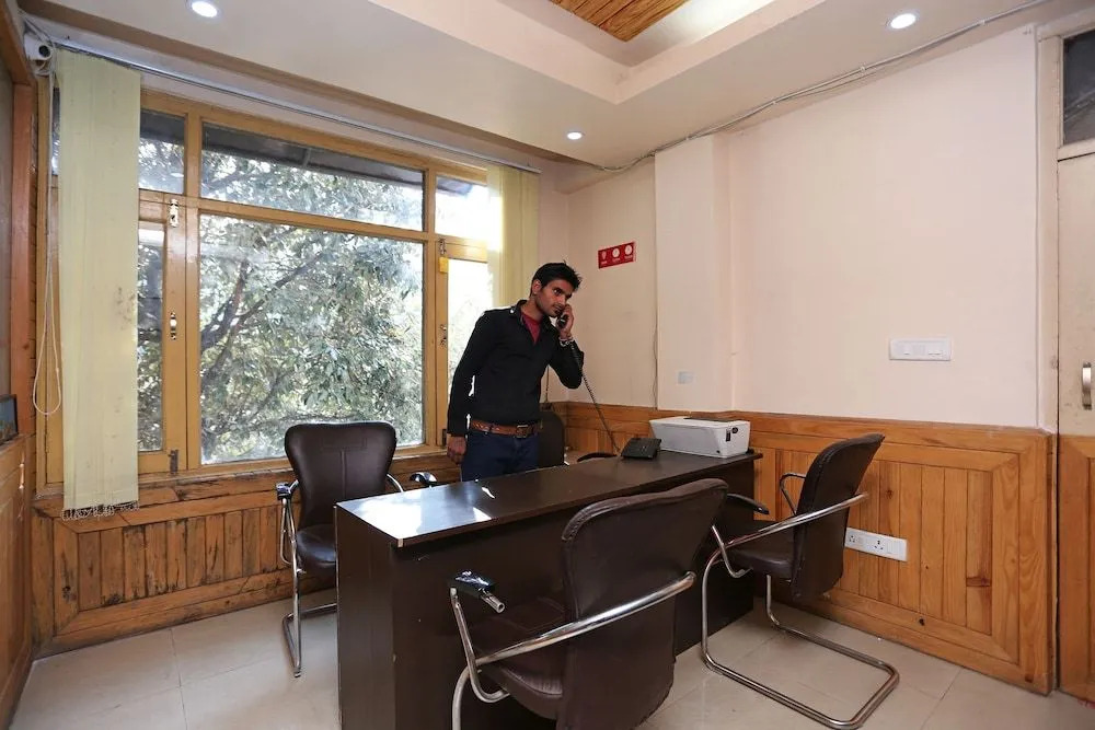OYO 10216 Hotel UK Retreat