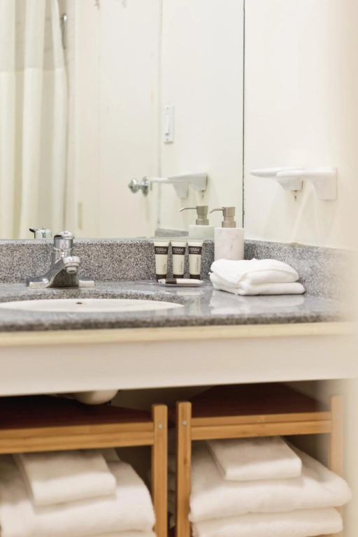 Stamford Suites