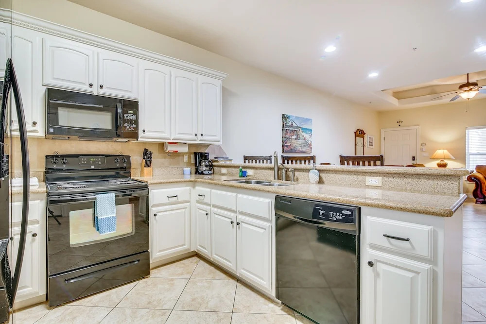 South Padre Island Condo Near Beach w/ Balcony!