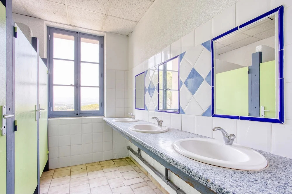 Auberge de Fréjus Saint-Raphael - Hostel