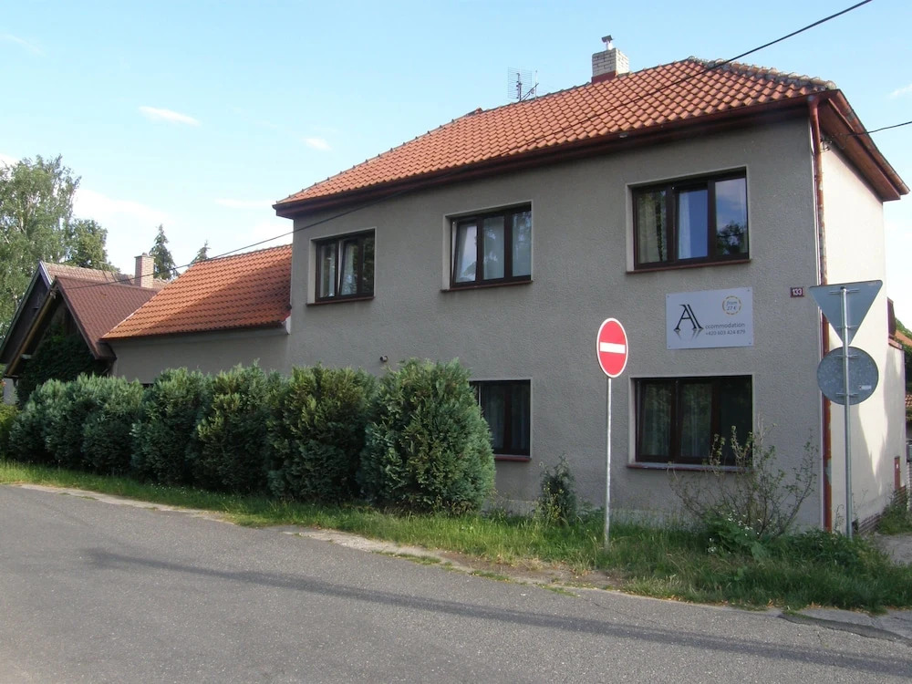 Alisa Apartments