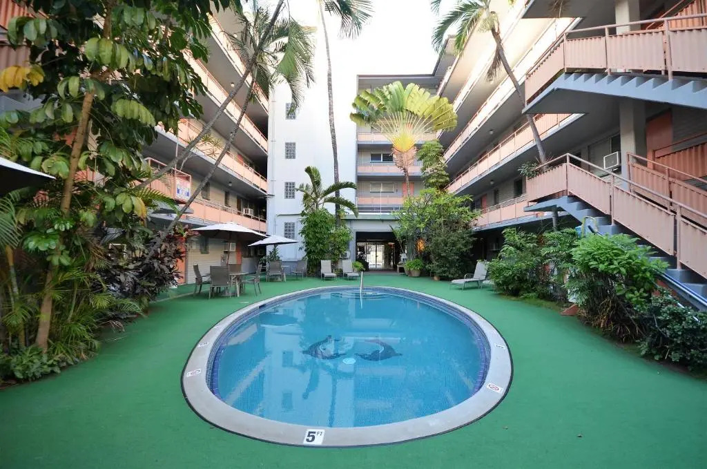 Hawaiian King 501 Studio, Pool and BBQ Grill, Sleeps 4