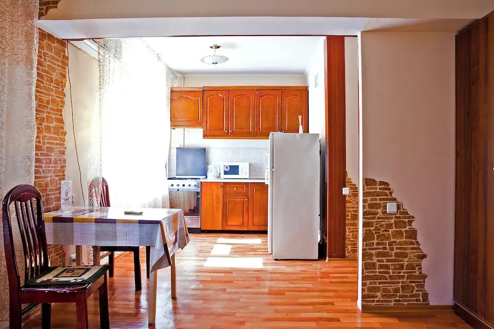 Lessor Apartments