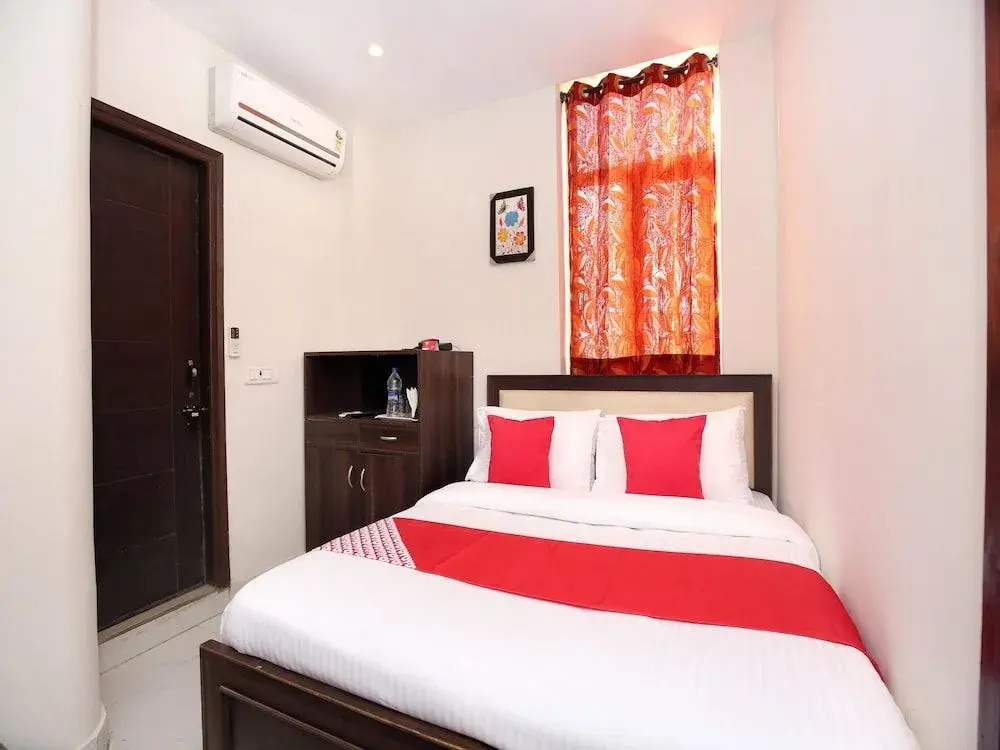 OYO 8664 Hotel 1st Choice