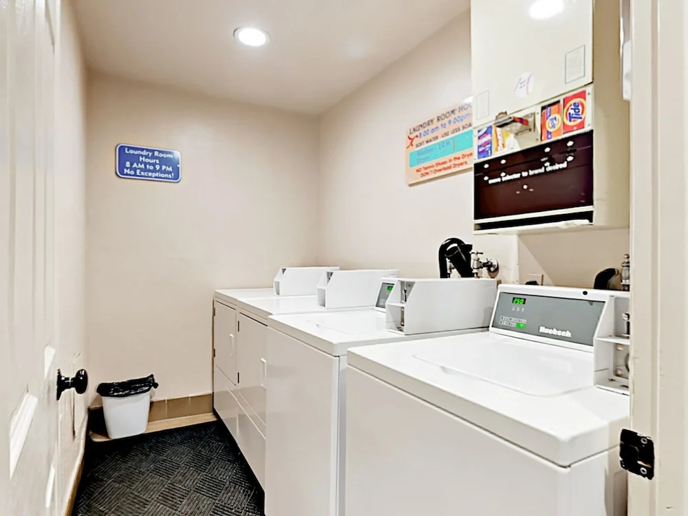 Amenity-rich W/ Hot Tub - Near Ski Area 2 Bedroom Condo