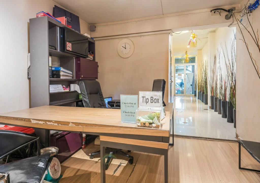 StayAt Bedever Bangkok Hotel